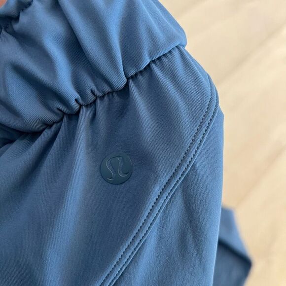 Lululemon women’s joggers size 10 - Picture 7 of 8